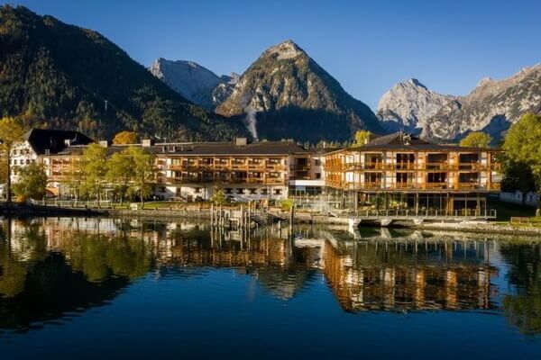 אגם אכנזה והמלון המקסים aja Fürstenhaus am Achensee
