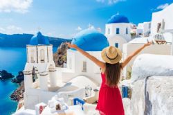 סנטוריני, מיקונוס והקיקלאדיים