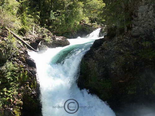 שבעת האגמים, מפלים, Cascada de los Alerces, ארגנטינה