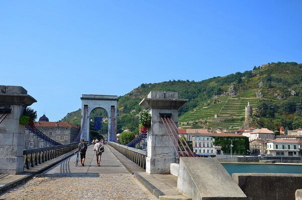 Tournon-sur-Rhone טורנון סור רון