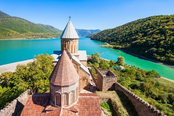 מצודת אנאנורי, גאורגיה