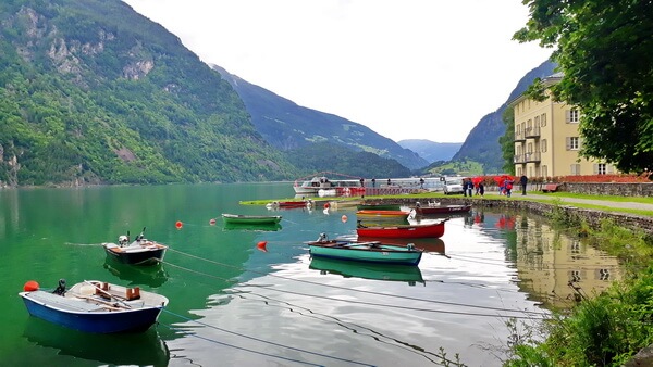 ברנינה אקספרס, אגם פוסקיאבו, לה פרזה