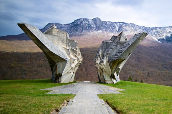 אנדרטת טיינטישטה, בוסניה