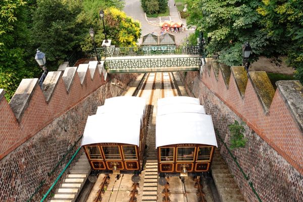 הפוניקולר לטירת בודה