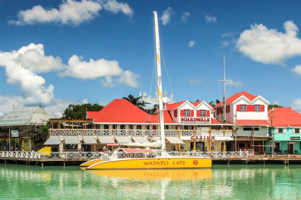 טיול שייט באנטיגואה, נמל סנט ג'ונס 