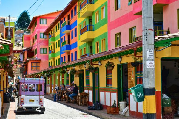 רחובות צבעוניים בקולומביה