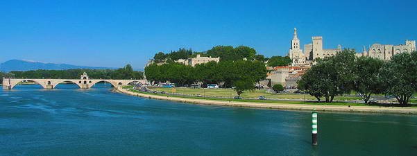 פרובאנס, אביניון, הגשר וארמון האפיפיורים