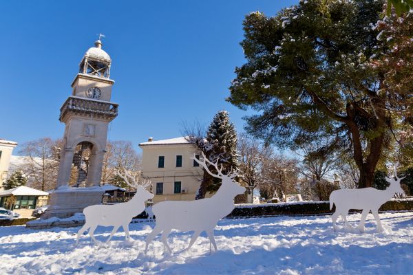 העיר יואנינה בחורף
