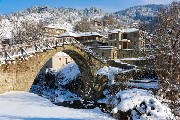 הכפר Vovousa, חבל זגוריה בחורף