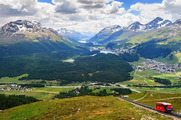 ברנינה אקספרס, עמק אנגדין, מומטאס מוראל