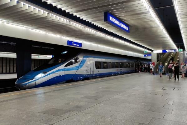 תחנת הרכבת המרכזית, ורשה, פולין