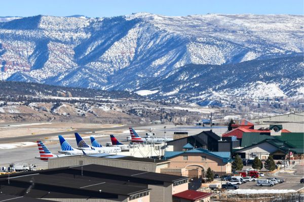 שדה התעופה הסמוך לעיירה וייל בקולורדו