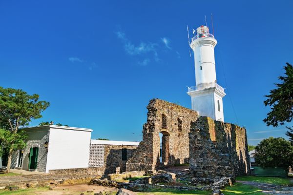 המגדלור ההיסטורי של קולוניה דל סקרמנטו